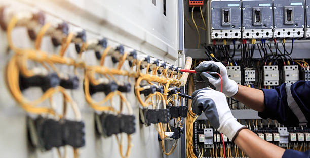 Professional Electrician technician working in Catlin, IL